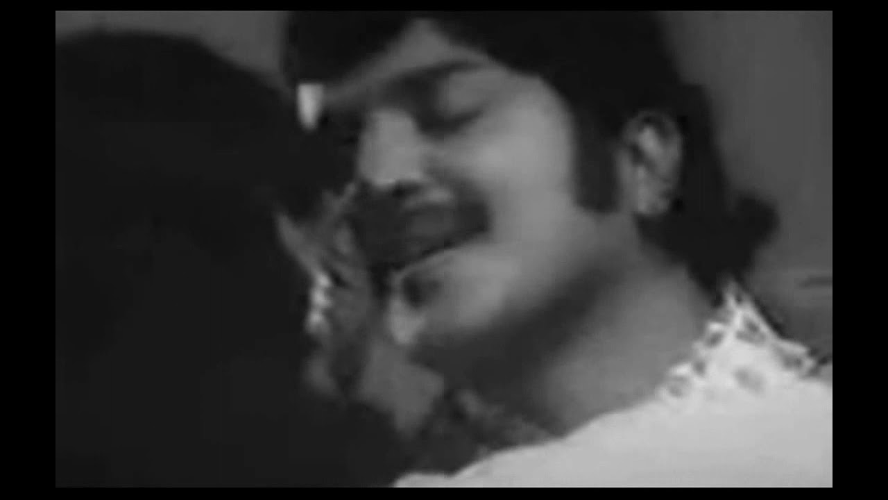 Paal Ponguthu Song Lyrics | Sonnathai Seiven | S. P. Balasubrahmanyam, P. Susheela