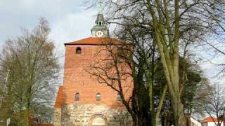 preview picture of video 'Varel Oldenburgerland: Kerkklokken Lutherse kerk (Anläuten des Teilgeläuts)'