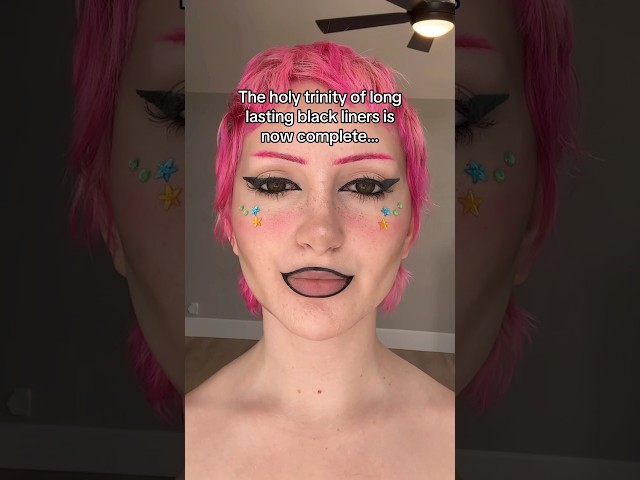 Vídeo relacionado con Makeup Revolution, Graphic Liner Palette, Coloured Eyeliner, Pastel Dream, 4 x 1.35g
