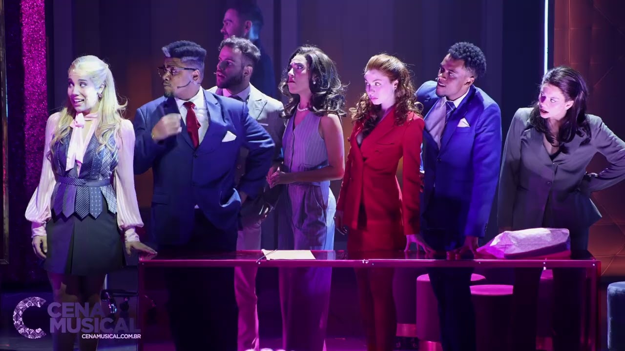 Legalmente Loira - 'Gay ou Europeu' (There! Right There!)