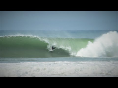 Felipe Toledo and other Pros Free Surfing Supertubos (28/02/2022)