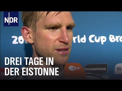 So kam es zu Mertesackers legendärem Interview | Wir Weltmeister | NDR Doku