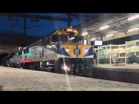 VL + G Class | Quad loco Long Island Steel passes South Yarra, rescuing a dead loco 