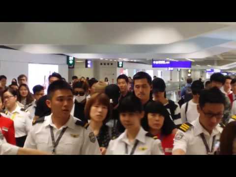170513 BTS arrived Hong Kong airport pt1