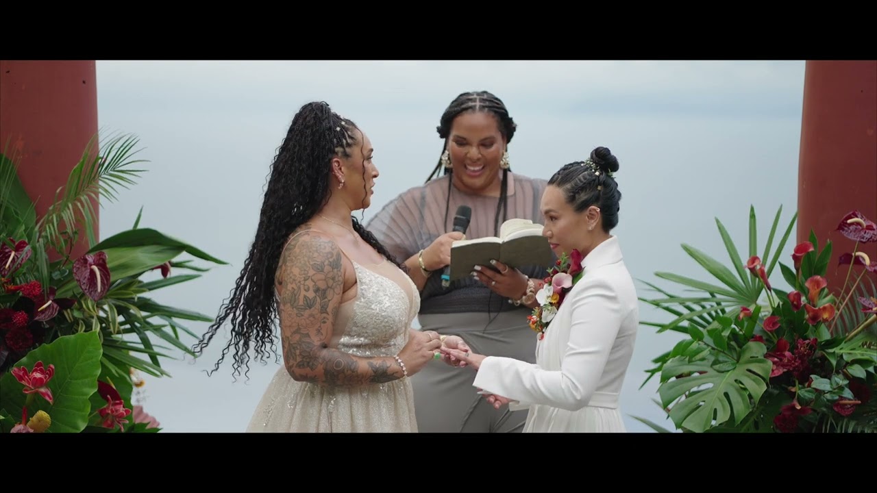 Love Blossoms with Elegance in Jaco • Kopper + Khanh