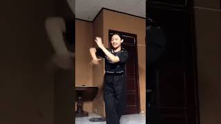 Download lagu Goyang Dangdut Viral BOJO LORO versi Srikandi PSHT👍🔥🔥#shorts #viral #tiktok #fyp #psht #srikandi mp3