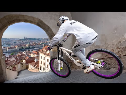 WIBMER IMPOSSIBLE - An Urban Freeride Adventure  / Gabriel Wibmer