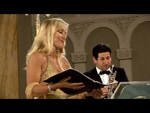 Ave Maria ( F. Lopez) - Soprano Christina Collier
