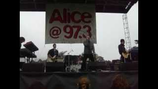 &quot;Love Alone&quot; Performance by Thriving Ivory