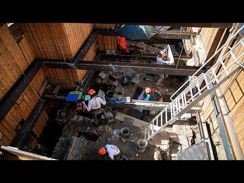Video Thumbnail: Spektakuläre Archäologie-Funde zeigen jahrhundertealte Geschichte unter Notre-Dame in Paris