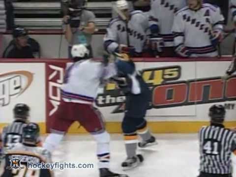 Jason Strudwick vs Darcy Hordichuk