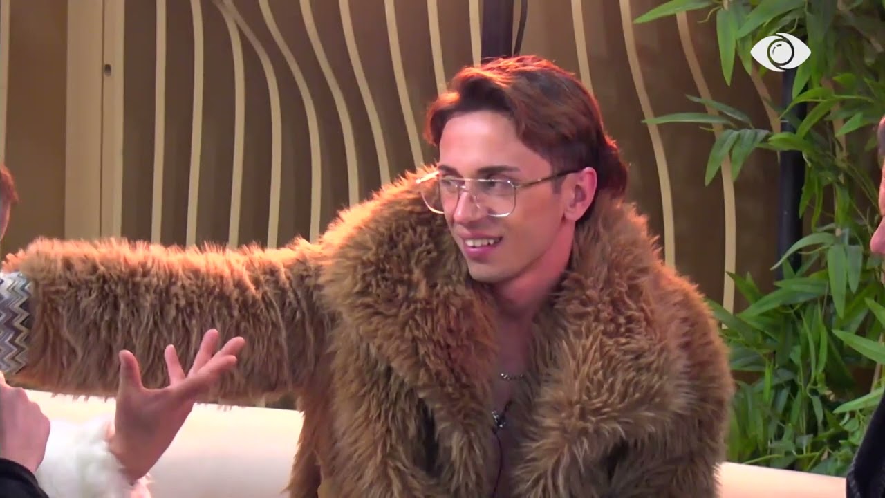 “Ndërroi jetë 6 muajsh”/ Laerti rrëfen historinë e vëllait binjak të gjyshit: Flatra ëngjëjsh…