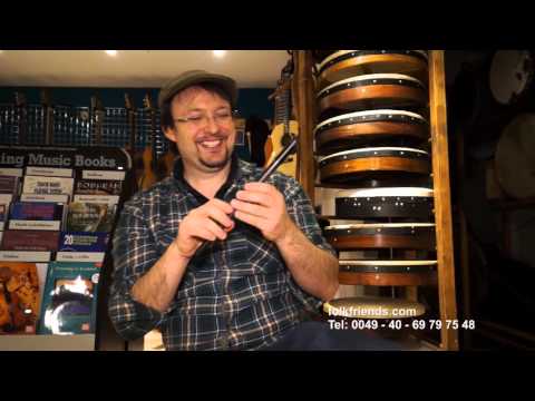 Carbony Leadtone Whistle (D)  - 7 holes.