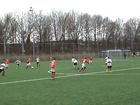Eerste helft DOVO JO11-2 - HOOGLAND JO11-1 competitie