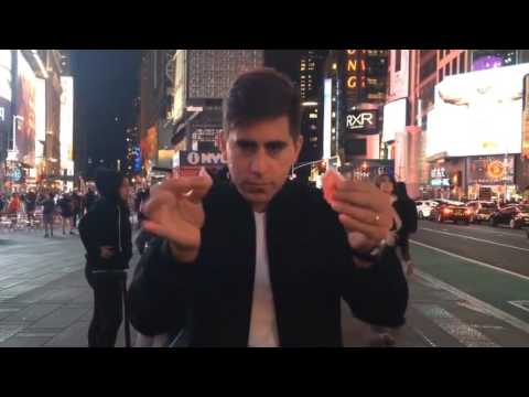 Saturn Magic -Unbreakable Card (Red) by Nahuel Olivera - Trick