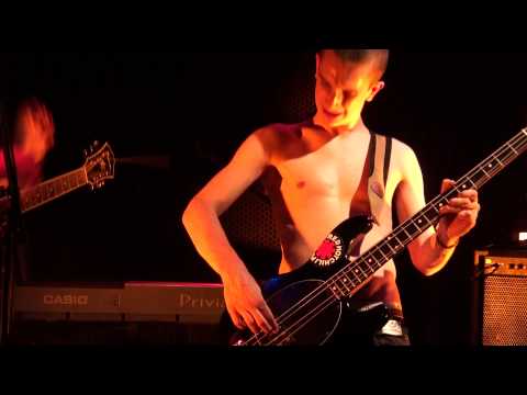 Kind Of Cute - "Move" live @ 18 marches