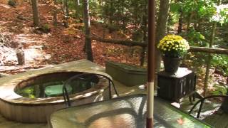 preview picture of video 'Fall at Vermont Tree Cabin'