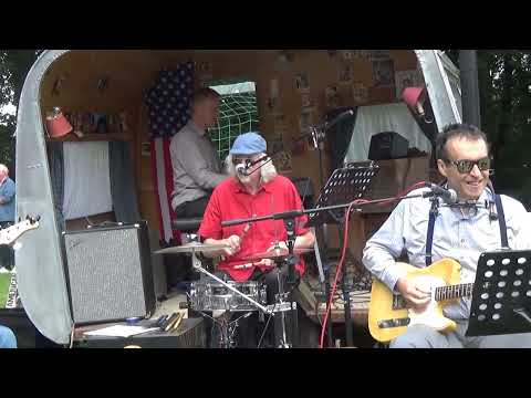 Smo'Kings on 'Stage'