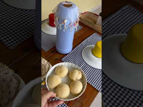 Minas em Fortaleza : @emporiodiminasuai ! Pães de queijo canastra com goiabada .