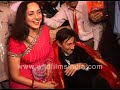 Hema Malini Sits Next To Dev Anand Dev Anand Holds Her Hand