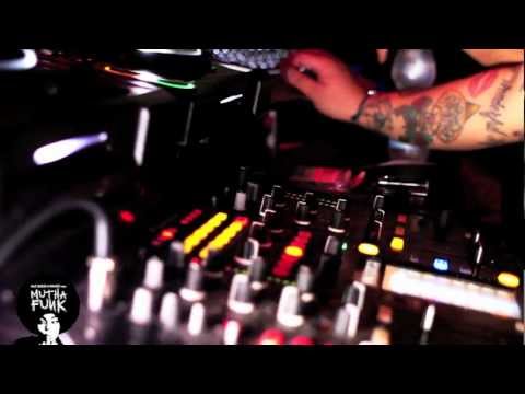 Ale Bucci & Mavee pres MUTHA FUNK