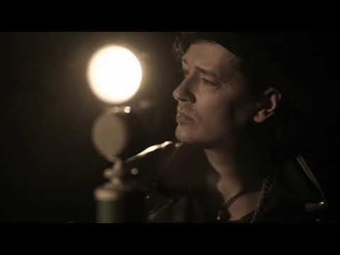 Matti Esko - pimeää ( feat. Jyrki Linnankivi from the 69 eyes) Subtitulos en español