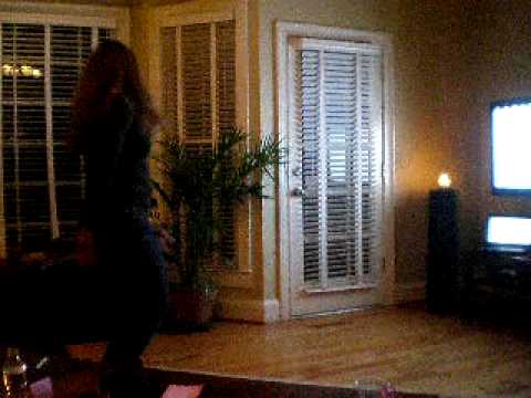 download lagu mp3 mp4 Valentine Bunco, download lagu Valentine Bunco gratis, unduh video klip Valentine Bunco