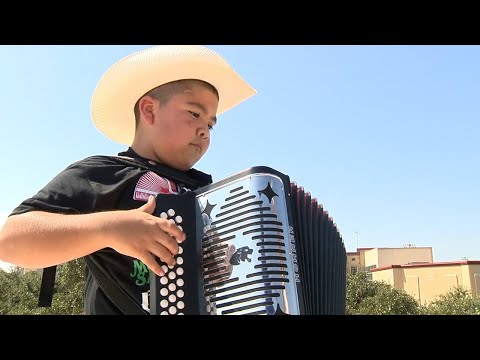 8-year-old boy shows off stellar accordion skills after García Brothers invite him on stage