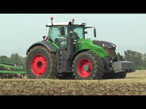 Fendt 1050 Vario with Amazone Cenius TX cultivator in Germany