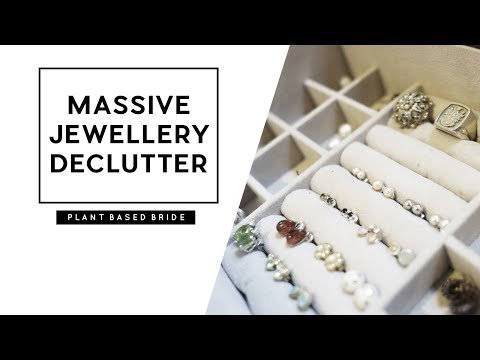 DECLUTTERING MY JEWELLERY COLLECTION // PLANT BASED BRIDE
