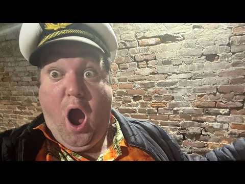 Ghost Hunting While Bar Hopping in America's Most Haunted City? #savannah