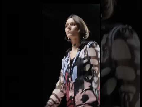 Vivienne rohner chanel spring-summer 2022 walking