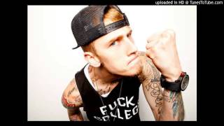 Machine Gun Kelly Ft. Tezo - Black Magic (Move That Dope Freestyle)