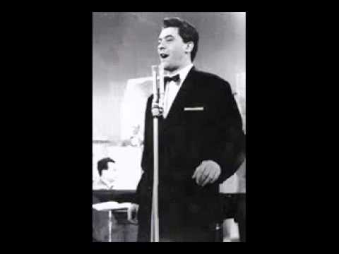 Na Chitarra Stà Chiagnenno - Achille Togliani