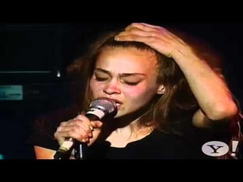 Fiona Apple - Sleep To Dream (LIVE)