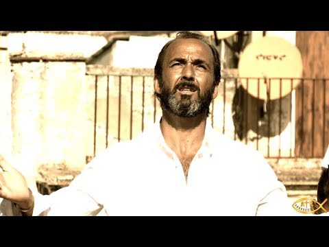 "Dame más". De Paco de Alabastro. Color Sepia.