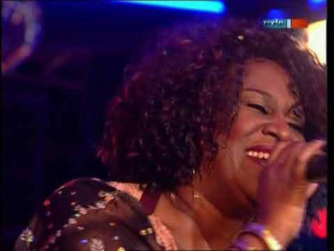 The Weather Girls - Don't Leave Me This Way (Live)