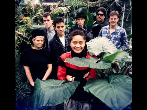 Holidaymakers - Sweet Lovers (Karaoke)