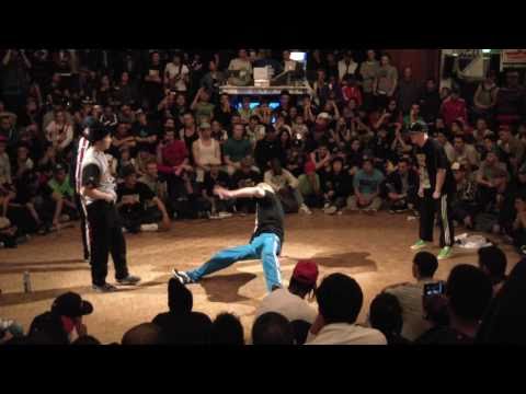 Circle Kingz 2010 (Semifinal) - S. Rockers vs Flow Mo
