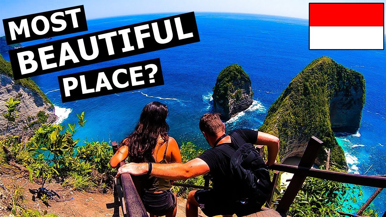 Experience the breathtaking T-Rex Viewpoint, a popular destination for tourists.