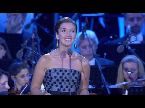 Carly Paoli – Music For Mercy Fori Imperiali in Rome