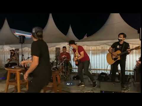 Ingat Ingat Kamu Cover [ Mini Busking Show 'Chill Sundae At DGB BIG AL'S Feat Masmona ]