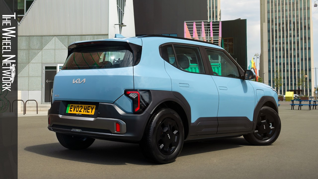 2027 Kia EV2 ‘Air’ 61.0 kWh | Frost Blue | Driving, Interior, Exterior (UK Spec)
