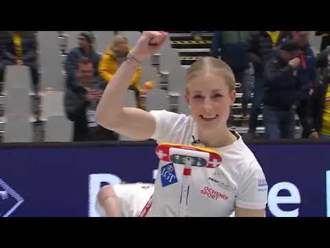 #wwcc2023 Tirinzoni starts ticking corner guards, so Hasselborg with hammer puts up double centers