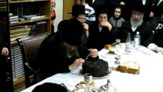 האדמו"ר קוסובר ט"ו בשבט טיש בבורו פארק חלק ג'