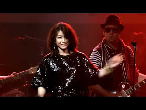 [HD] Utada Hikaru - Merry Christmas Mr. Lawrence - FYI (IN THE FLESH 2010)