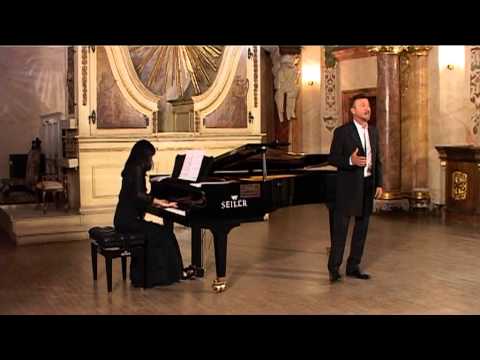 Schumann -- Im wunderschönen Monat Mai - Leo Garda - Aya Ishihara