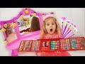 Diana Pretend Play Dress Up and Make Up Diana Pretend Play Dress Up and Make Up