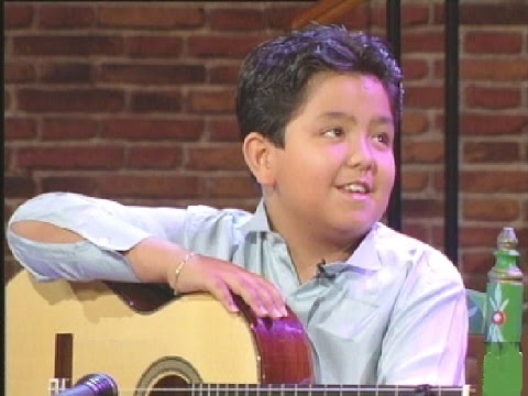 Rayito, niño prodigio de la guitarra flamenca, interpreta 