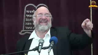 איך יעקב "עבד" על יצחק אביו ולא חשש ממצוות מורא אב? 😲 הרב רוזנבלום מפציץ בחידוש מדהים לפרשת תולדות!